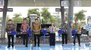pln-mebi-dan-huawei-bersinergi-resmikan-spklu-signature-revolusi-infrastruktur-pengisian-daya-hijau-dan-gaya-hidup-masa-depan-di-indonesia
